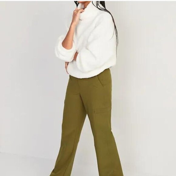 Satin Moss OLD NAVY High-Waisted Water-Repellent Straight Cargo Outdoor Pant - Picture 2 of 7